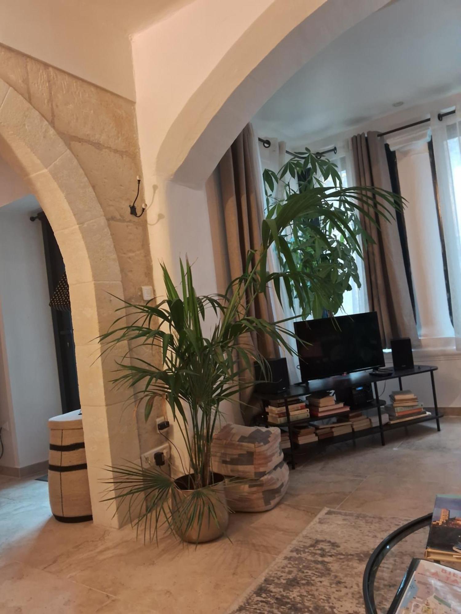 Le Clos Du Rouet Tarascon Exteriör bild