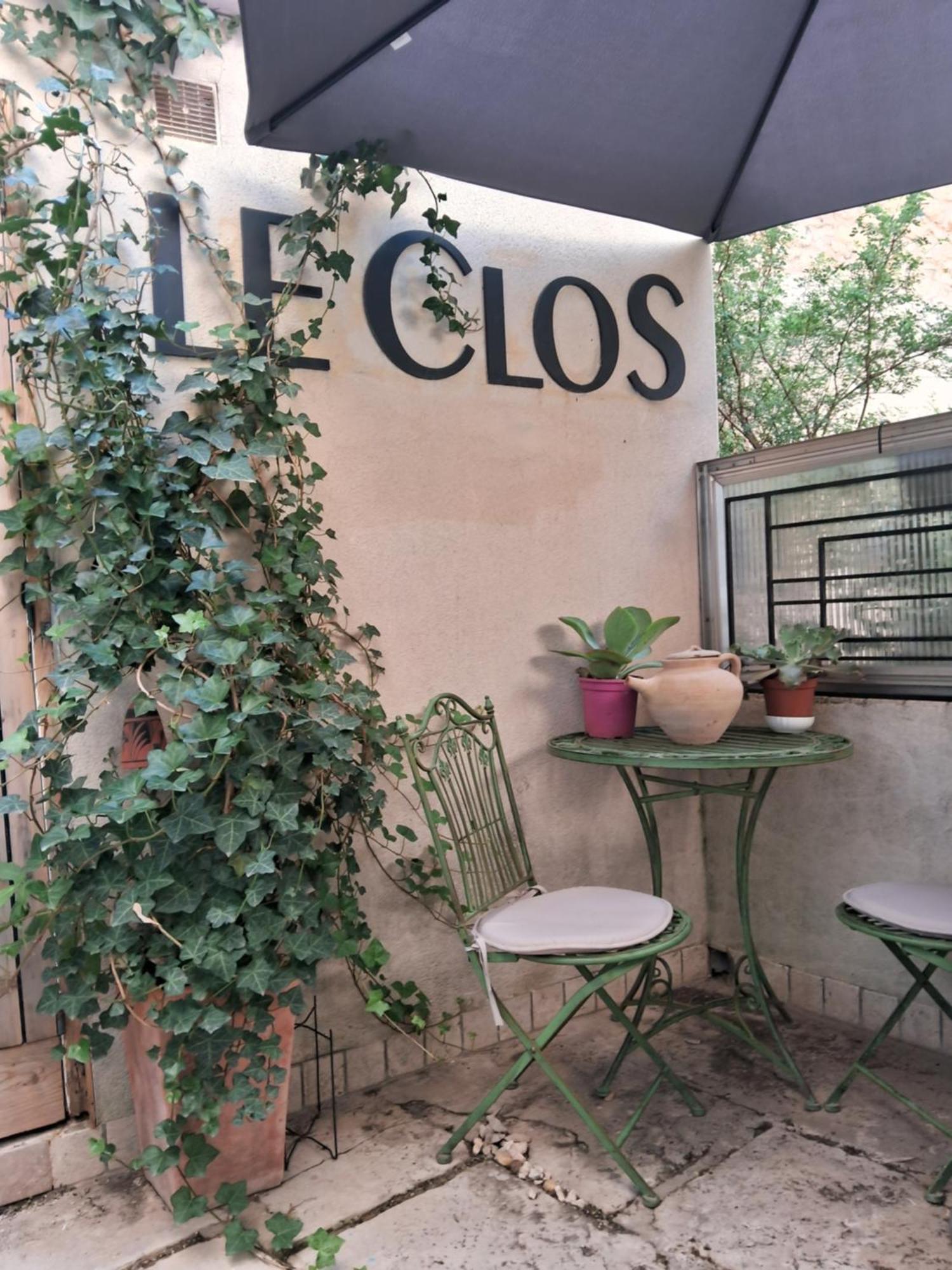 Le Clos Du Rouet Tarascon Exteriör bild
