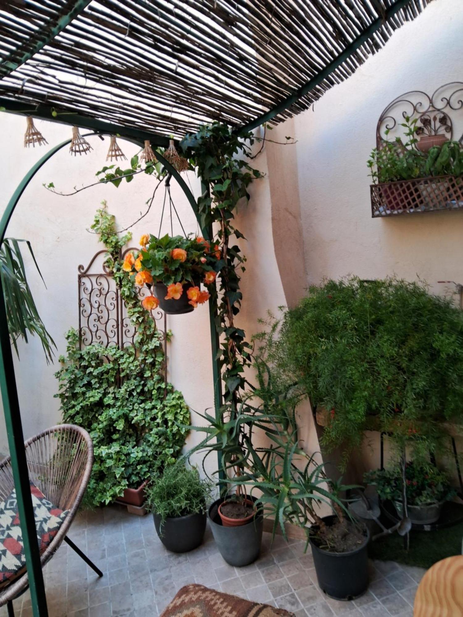 Le Clos Du Rouet Tarascon Exteriör bild